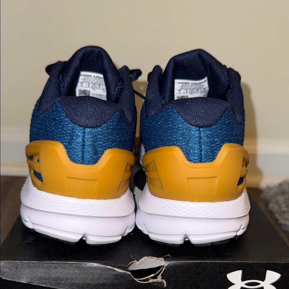 Under Armour Charged Gemini Mens size 9 Deluxe Comfort System - Picture 5 of 9